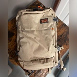 Mystery Ranch Street Zen Travel Pack - Hiking Backpack, 25L